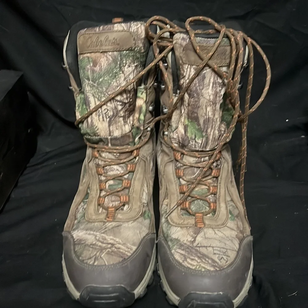 CABELA’S- thinsulate boots. NWOB